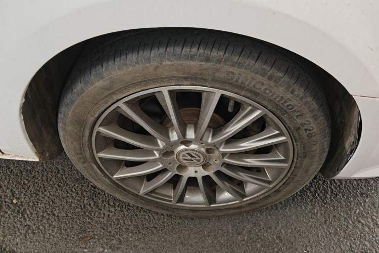 Used Volkswagen FAW-Volkswagen CC 2012 1.8TSI Luxury Model Right Front Wheel Hub