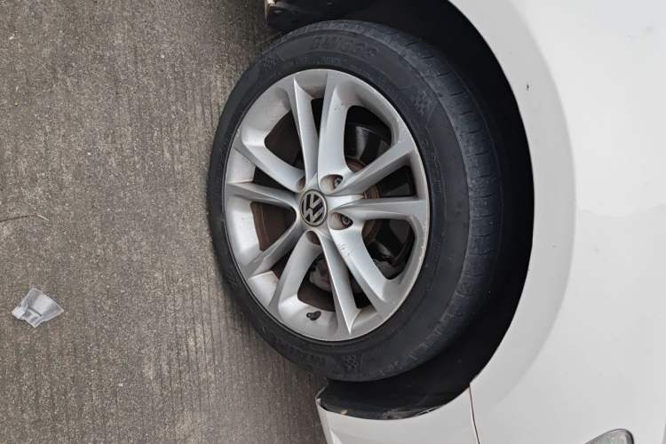 Used Volkswagen FAW-Volkswagen CC 2012 1.8TSI Elite Edition Right Front Wheel Hub
