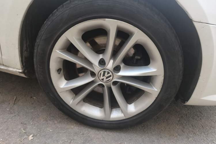 Used Volkswagen FAW-Volkswagen CC 2012 1.8TSI Prestige Model Right Front Wheel Hub