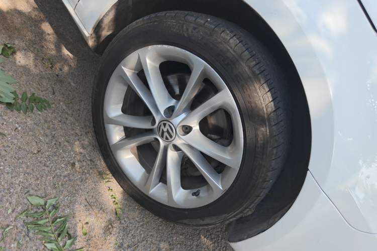 Used Volkswagen FAW-Volkswagen CC 2012 2.0 TSI Ultimate Edition Right Front Wheel Hub