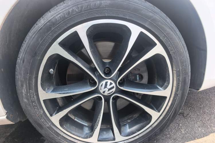 Used Volkswagen FAW-Volkswagen CC 2012 1.8TSI Prestige Model Right Front Wheel Hub