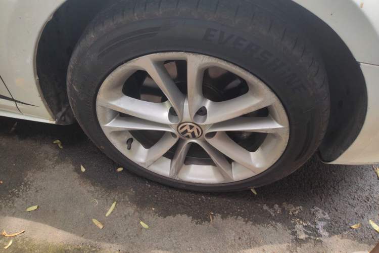 Used Volkswagen FAW-Volkswagen CC 2012 3.0 FSI V6 Right Front Wheel Hub