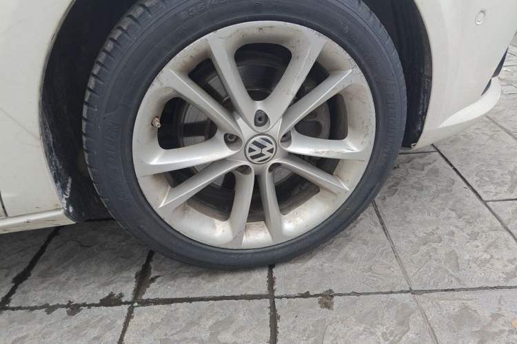 Used Volkswagen FAW-Volkswagen CC 2012 1.8TSI Elite Edition Right Front Wheel Hub