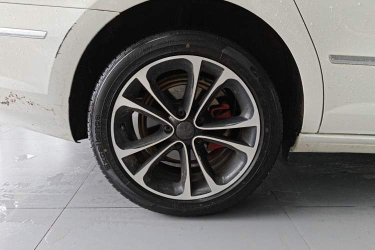 Used Volkswagen FAW-Volkswagen CC 2012 1.8TSI Luxury Model Right Rear Wheel Hub
