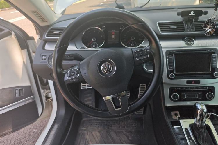 Used Volkswagen FAW-Volkswagen CC 2012 3.0 FSI V6 Steering Wheel