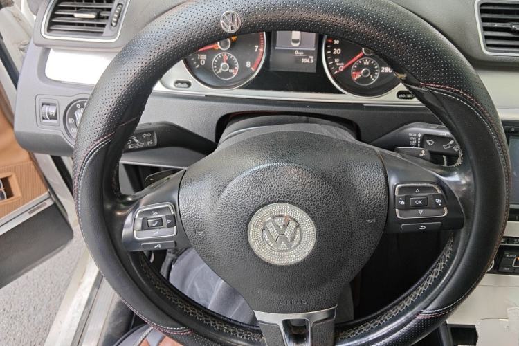 Used Volkswagen FAW-Volkswagen CC 2012 1.8TSI Luxury Model Steering Wheel