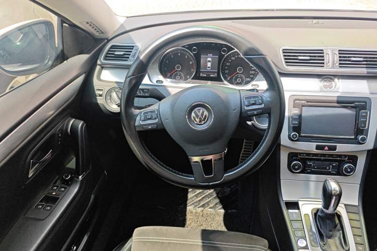 Used Volkswagen FAW-Volkswagen CC 2012 1.8TSI Luxury Model Steering Wheel