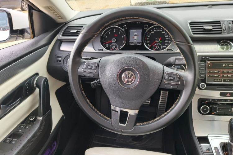 Used Volkswagen FAW-Volkswagen CC 2012 3.0 FSI V6 Steering Wheel