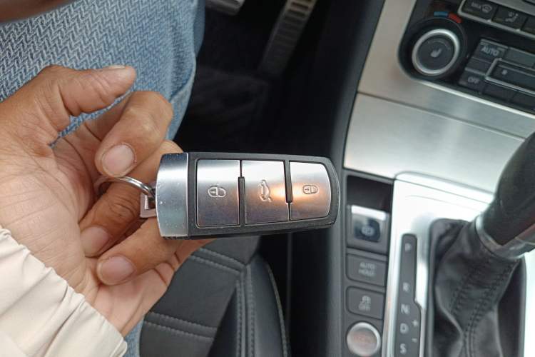 Used Volkswagen FAW-Volkswagen CC 2012 2.0 TSI Luxury Model Vehicle Key