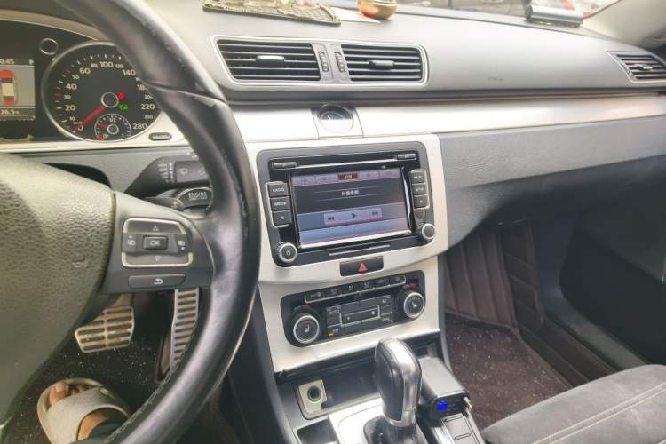 Used Volkswagen FAW-Volkswagen CC 2012 2.0 TSI Luxury Model Audio And AC Panel
