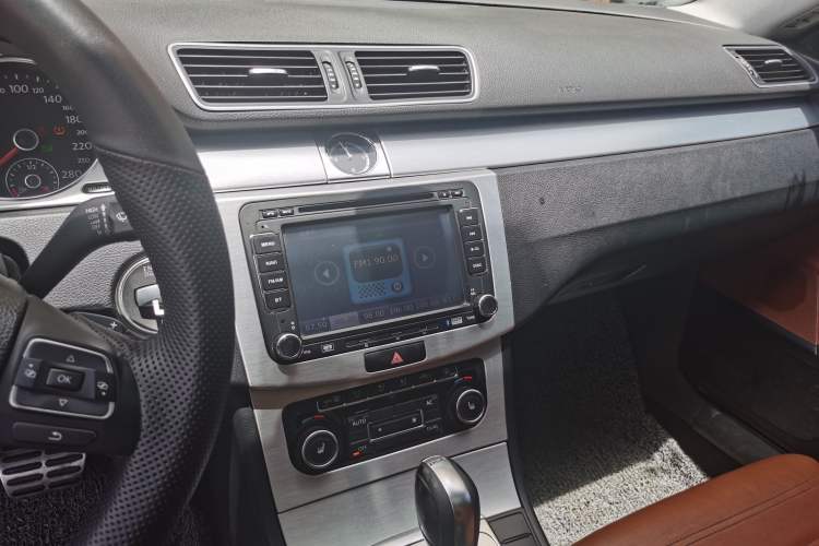 Used Volkswagen FAW-Volkswagen CC 2012 2.0 TSI Luxury Model Audio And AC Panel
