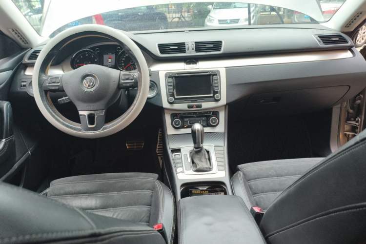 Used Volkswagen FAW-Volkswagen CC 2012 2.0 TSI Ultimate Edition Center Console