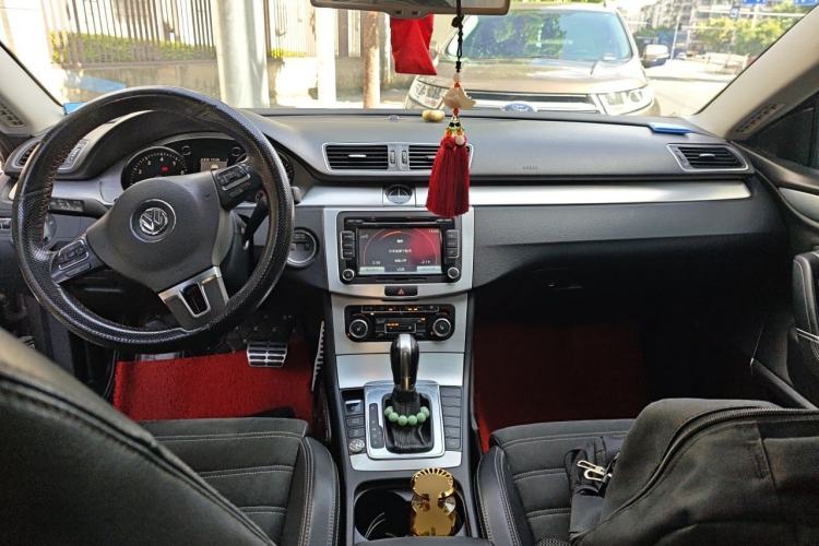 Used Volkswagen FAW-Volkswagen CC 2012 1.8TSI Luxury Model Center Console