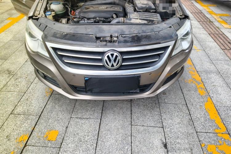 Used Volkswagen FAW-Volkswagen CC 2012 2.0 TSI Luxury Model Engine Bay