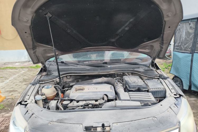 Used Volkswagen FAW-Volkswagen CC 2012 2.0 TSI Ultimate Edition Engine Bay