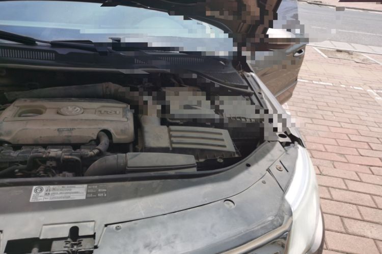 Used Volkswagen FAW-Volkswagen CC 2012 2.0 TSI Luxury Model Engine Bay Left