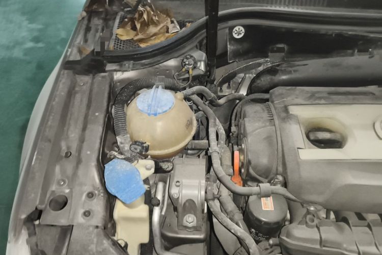 Used Volkswagen FAW-Volkswagen CC 2012 2.0 TSI Luxury Model Engine Bay Right