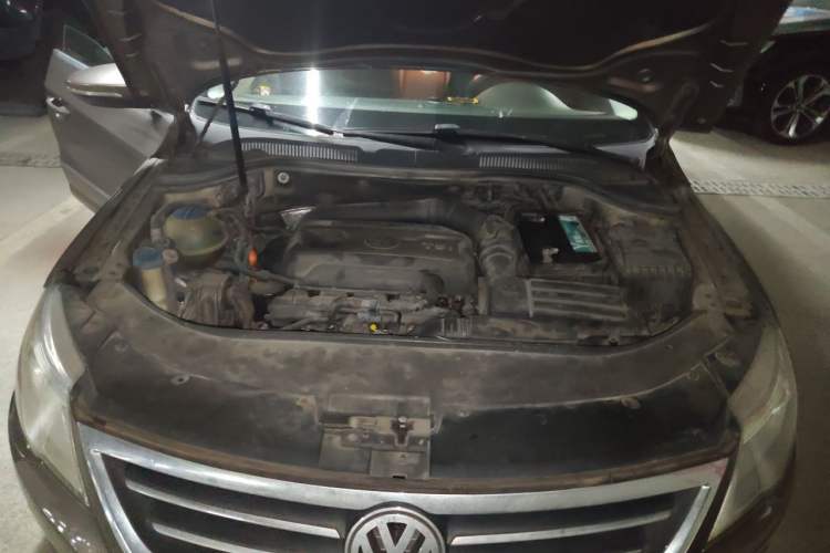 Used Volkswagen FAW-Volkswagen CC 2012 2.0 TSI Luxury Model Engine Bay