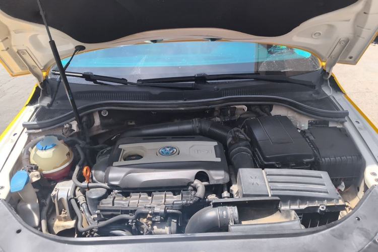 Used Volkswagen FAW-Volkswagen CC 2012 2.0 TSI Luxury Model Engine Bay