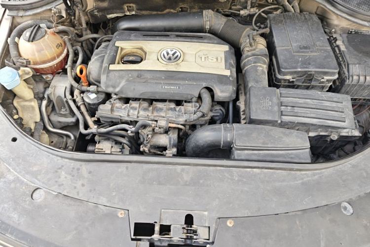 Used Volkswagen FAW-Volkswagen CC 2012 1.8TSI Luxury Model Engine Bay