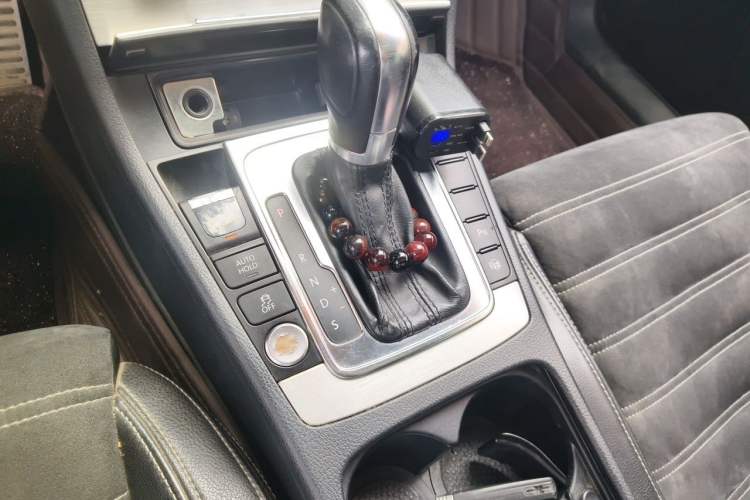 Used Volkswagen FAW-Volkswagen CC 2012 2.0 TSI Luxury Model Gear Lever