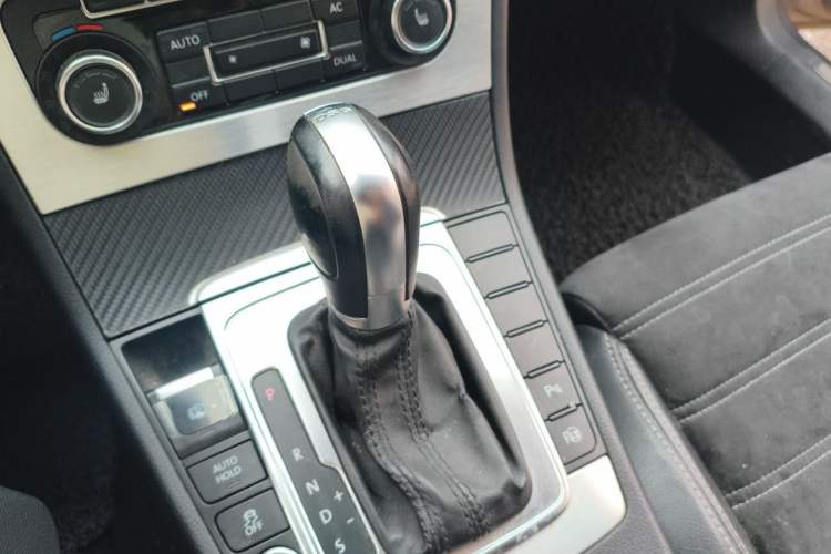 Used Volkswagen FAW-Volkswagen CC 2012 2.0 TSI Ultimate Edition Gear Lever