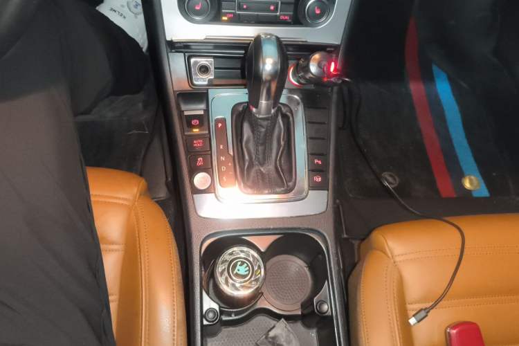 Used Volkswagen FAW-Volkswagen CC 2012 2.0 TSI Luxury Model Gear Lever