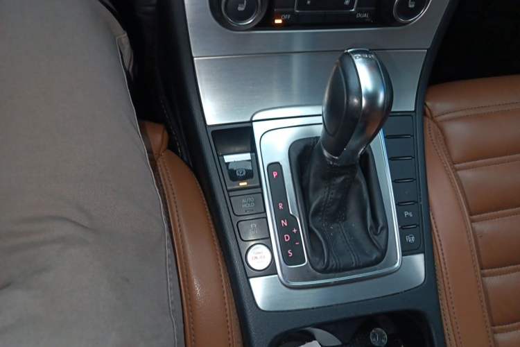 Used Volkswagen FAW-Volkswagen CC 2012 1.8TSI Luxury Model Gear Lever