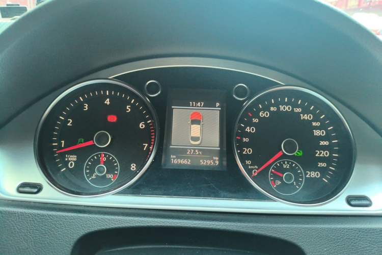 Used Volkswagen FAW-Volkswagen CC 2012 2.0 TSI Luxury Model Instrument Cluster