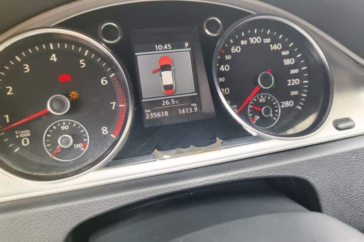 Used Volkswagen FAW-Volkswagen CC 2012 2.0 TSI Luxury Model Odometer Close Up