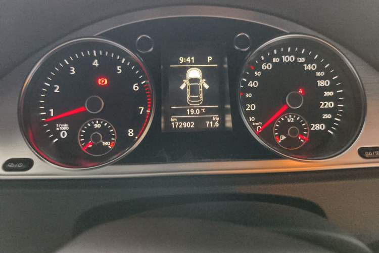 Used Volkswagen FAW-Volkswagen CC 2012 1.8TSI Elite Edition Odometer Close Up