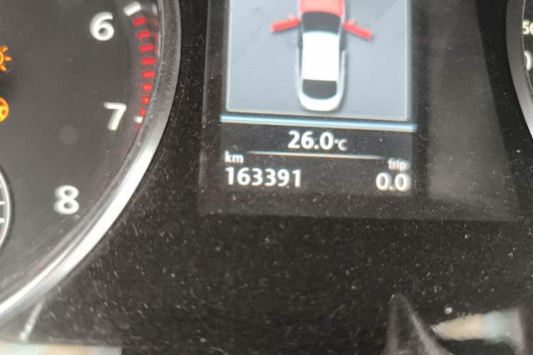 Used Volkswagen FAW-Volkswagen CC 2012 2.0 TSI Ultimate Edition Odometer Close Up
