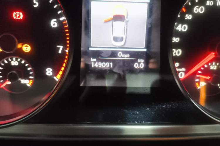 Used Volkswagen FAW-Volkswagen CC 2012 2.0 TSI Luxury Model Odometer Close Up