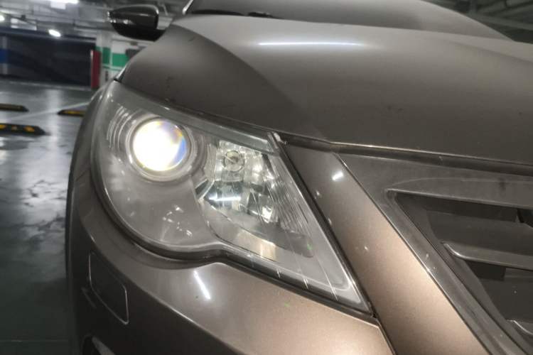 Used Volkswagen FAW-Volkswagen CC 2012 2.0 TSI Luxury Model Right Front Headlight