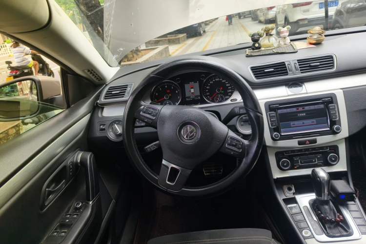 Used Volkswagen FAW-Volkswagen CC 2012 2.0 TSI Luxury Model Steering Wheel