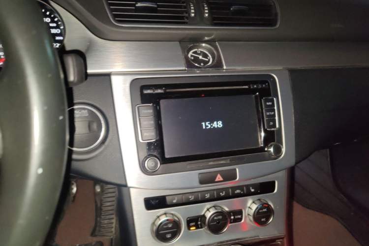 Used Volkswagen FAW-Volkswagen CC 2013 1.8TSI Luxury Model Audio And AC Panel