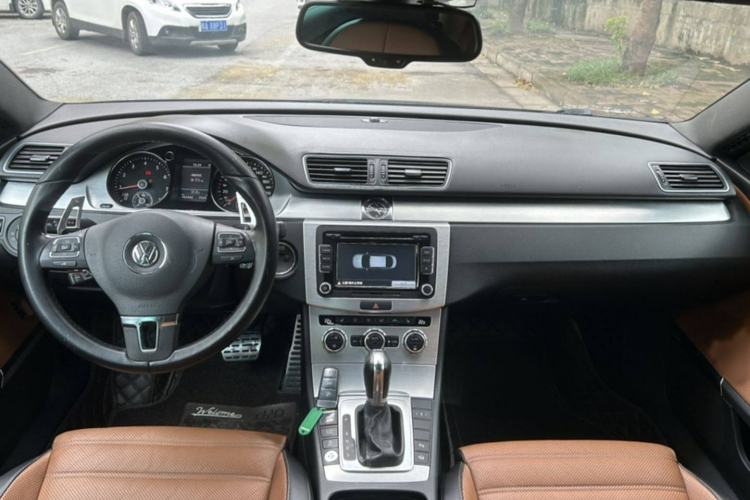 Used Volkswagen FAW-Volkswagen CC 2013 2.0 TSI Ultimate Model Audio And AC Panel
