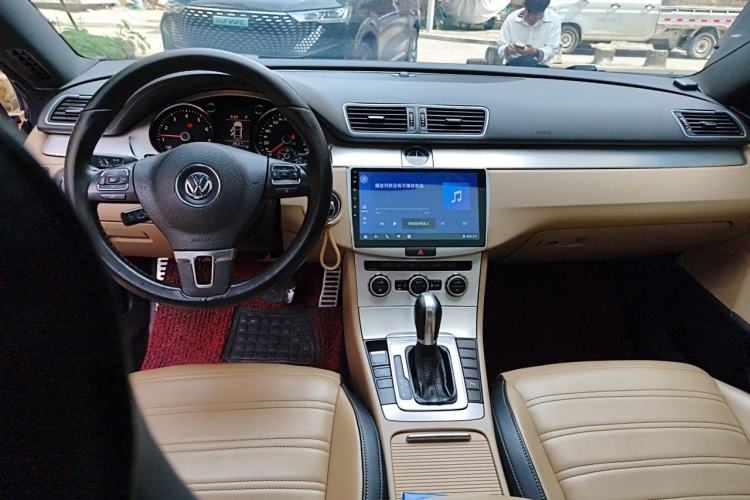 Used Volkswagen FAW-Volkswagen CC 2013 1.8TSI Prestige Model Center Console