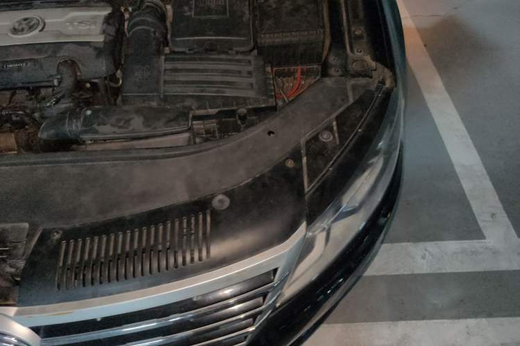 Used Volkswagen FAW-Volkswagen CC 2013 2.0 TSI Ultimate Model Engine Bay Left