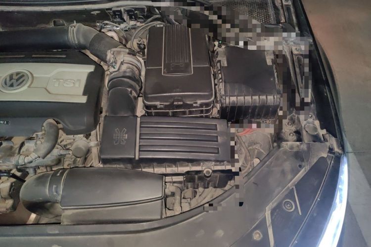 Used Volkswagen FAW-Volkswagen CC 2013 1.8TSI Luxury Model Engine Bay Left