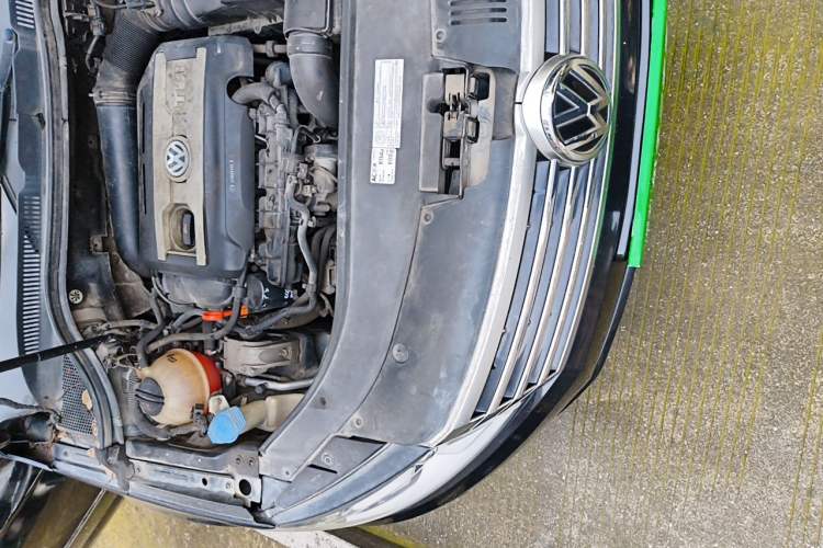 Used Volkswagen FAW-Volkswagen CC 2013 1.8TSI Prestige Model Engine Bay Right