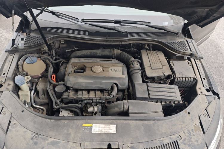 Used Volkswagen FAW-Volkswagen CC 2013 1.8TSI Prestige Model Engine Bay