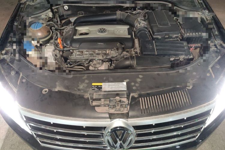 Used Volkswagen FAW-Volkswagen CC 2013 1.8TSI Luxury Model Engine Bay