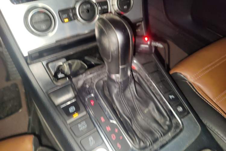Used Volkswagen FAW-Volkswagen CC 2013 1.8TSI Luxury Model Gear Lever