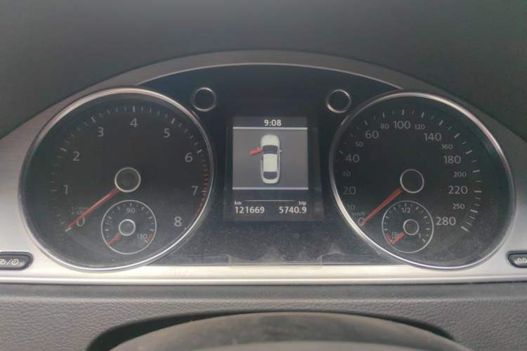 Used Volkswagen FAW-Volkswagen CC 2013 2.0 TSI Ultimate Model Instrument Cluster