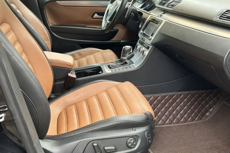 Used Volkswagen FAW-Volkswagen CC 2013 2.0 TSI Ultimate Model Interior 5