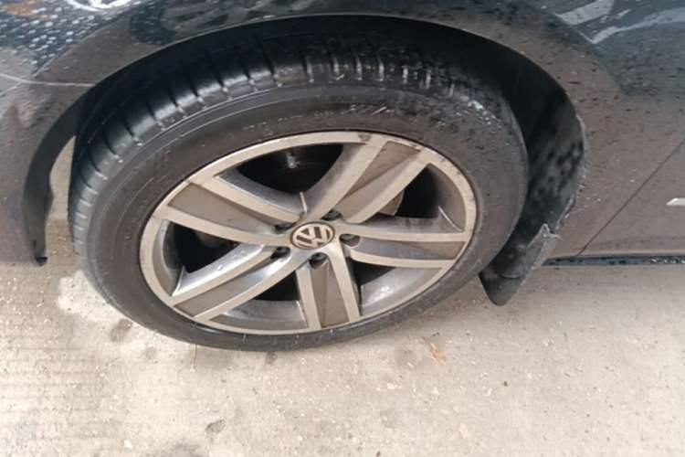 Used Volkswagen FAW-Volkswagen CC 2013 1.8TSI Luxury Model Left Front Wheel Hub