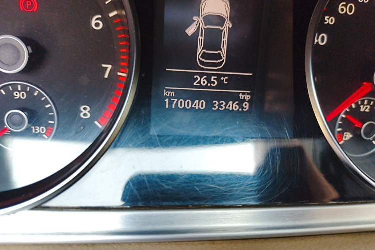 Used Volkswagen FAW-Volkswagen CC 2013 1.8TSI Prestige Model Odometer Close Up