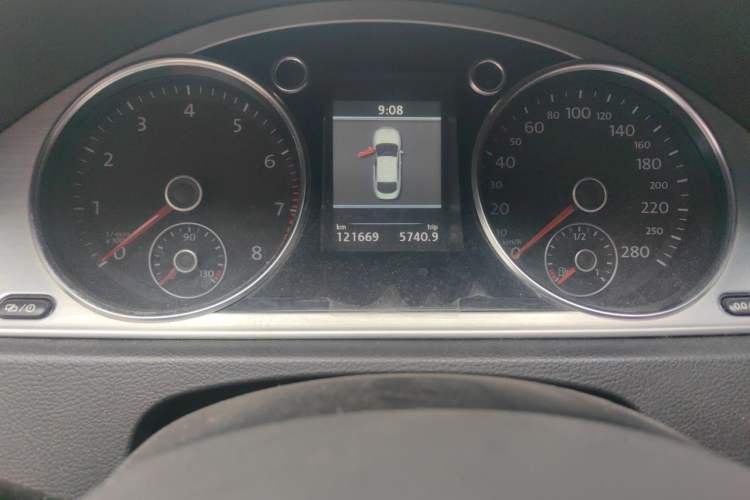 Used Volkswagen FAW-Volkswagen CC 2013 2.0 TSI Ultimate Model Odometer Close Up