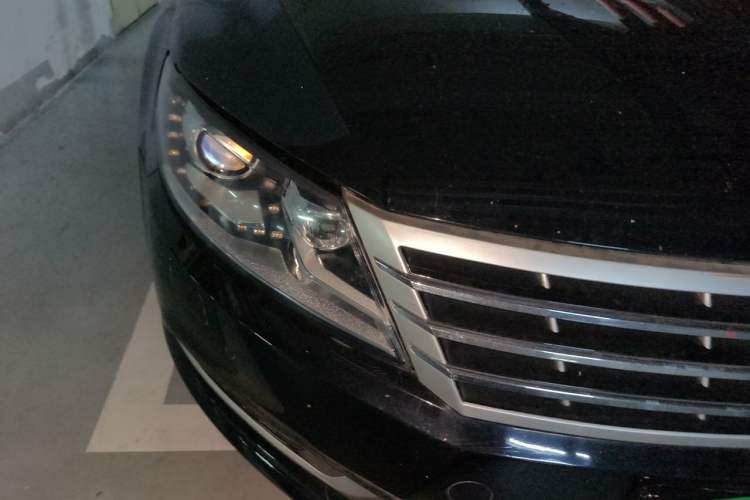 Used Volkswagen FAW-Volkswagen CC 2013 2.0 TSI Ultimate Model Right Front Headlight
